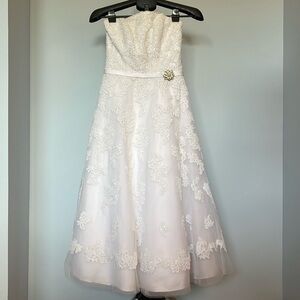 David’s Bridal wedding Dress Size 4